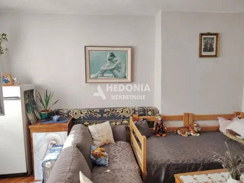 Prodaja, dvosoban stan, 53m², Zemun Kalvarija, Zemun Sve Podlokacije - image 2