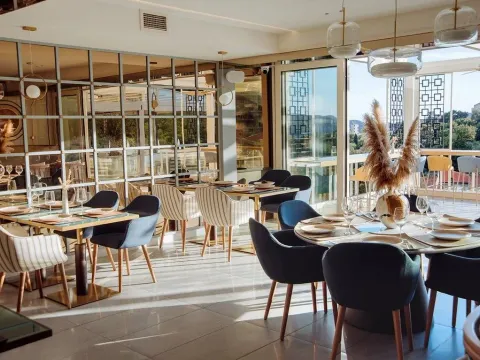 Sale, one bedroom apartment, 48m², Bečići, Budva - image 2