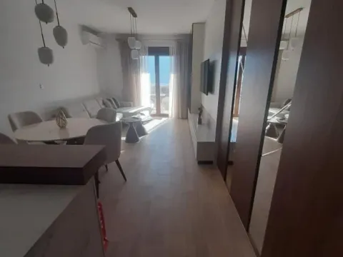 Izdavanje, dvosoban stan, 65m², Dobrota, Kotor - image 21