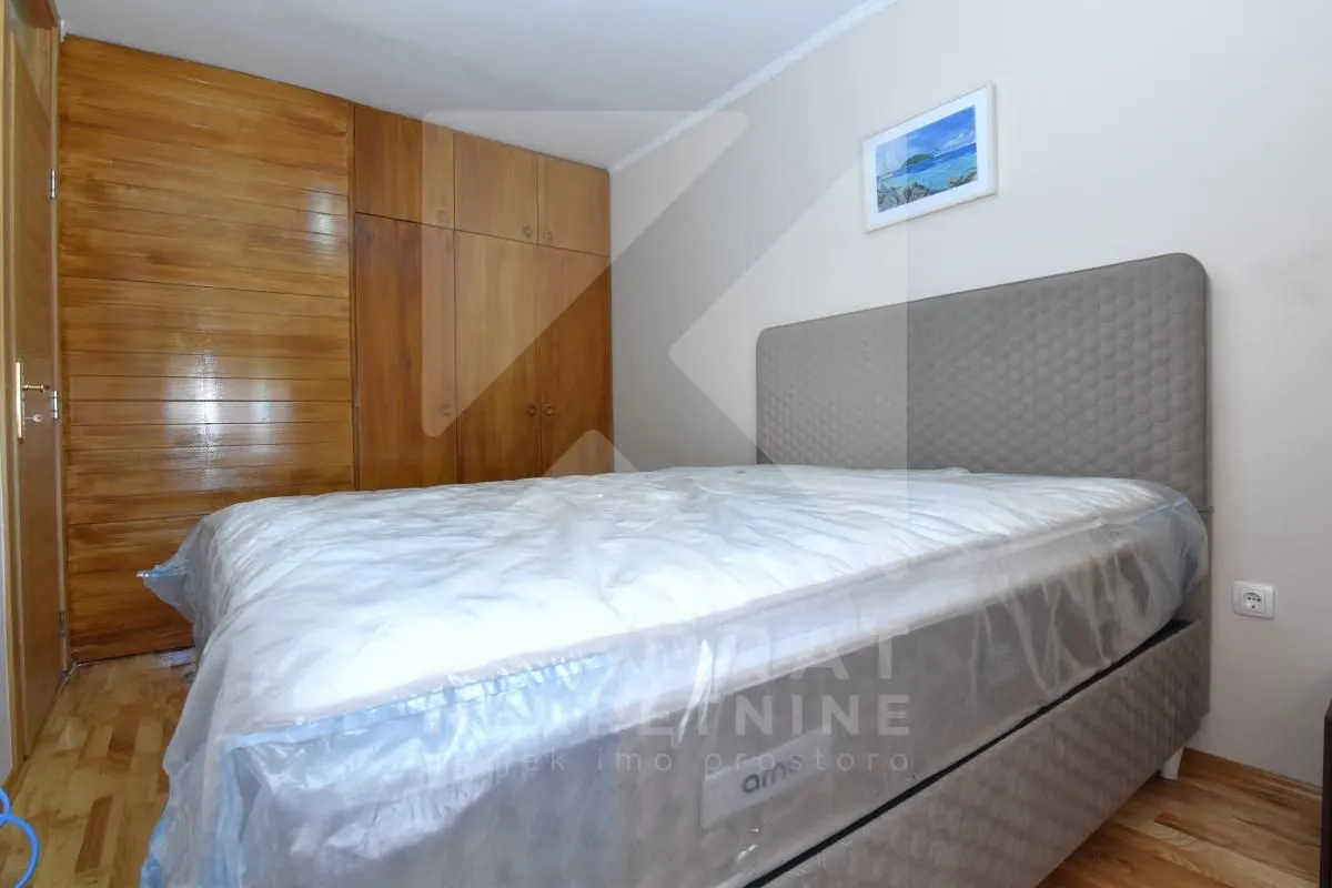 Rent, one bedroom apartment, 50m², Blok 5, Podgorica