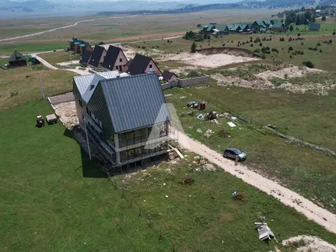 Prodaja, jednosoban stan, 28m², Žabljak, Crna Gora - image 25