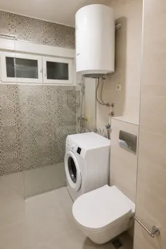 Rent, one bedroom apartment, 44m², Blok 6, Podgorica - image 4