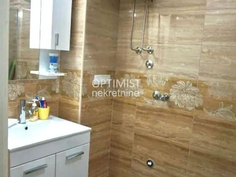 Izdavanje, jednosoban stan, 38m², Vračar Hram, Vračar Sve Podlokacije - image 5