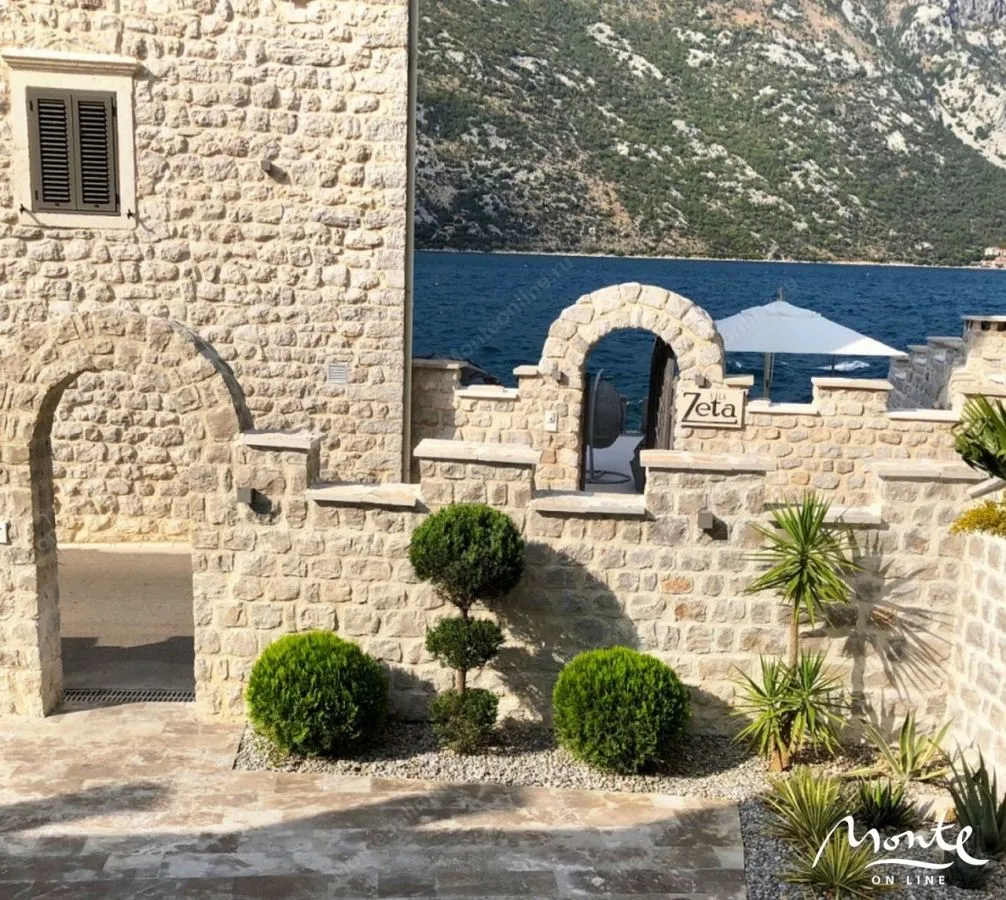 Sale, house, 382m², Stoliv, Kotor