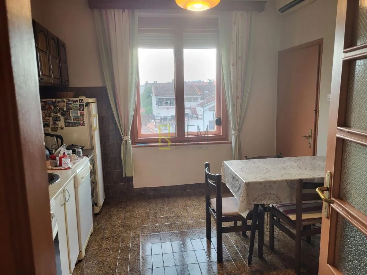 Prodaja, trosoban stan, 132m², Centar, Podgorica