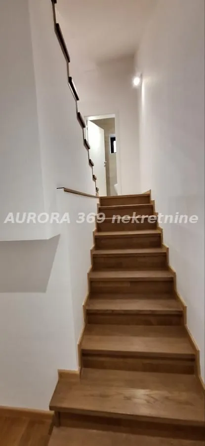 Izdavanje, kuća, 247m², Sremska Kamenica, Petrovaradin