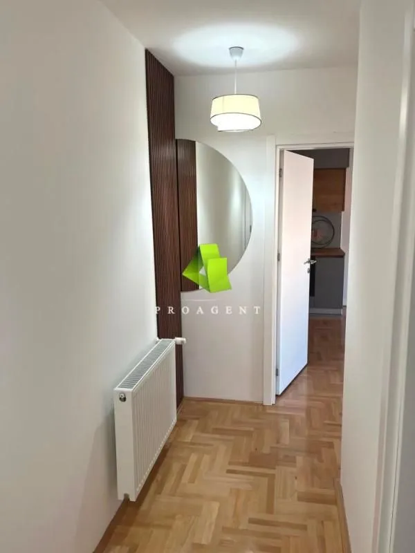 Rent, office space, 55m², Medijana, Niš