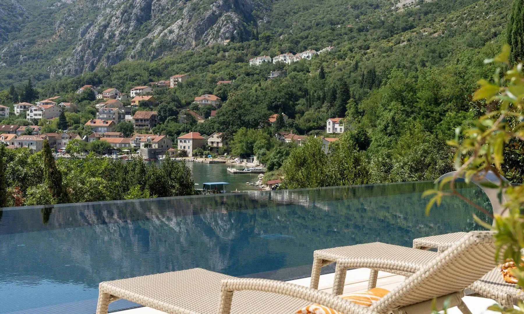 Prodaja, kuća, 526m², Orahovac, Kotor