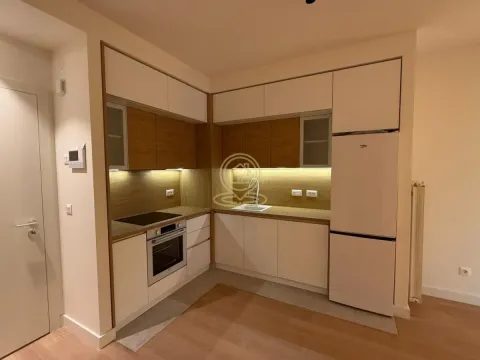 Izdavanje, trosoban stan, 71m², Savski Venac, Beograd - image 16