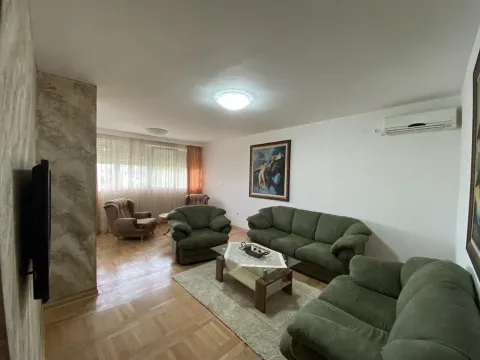 Izdavanje, dvosoban stan, 80m², Stari Aerodrom, Podgorica - image 3