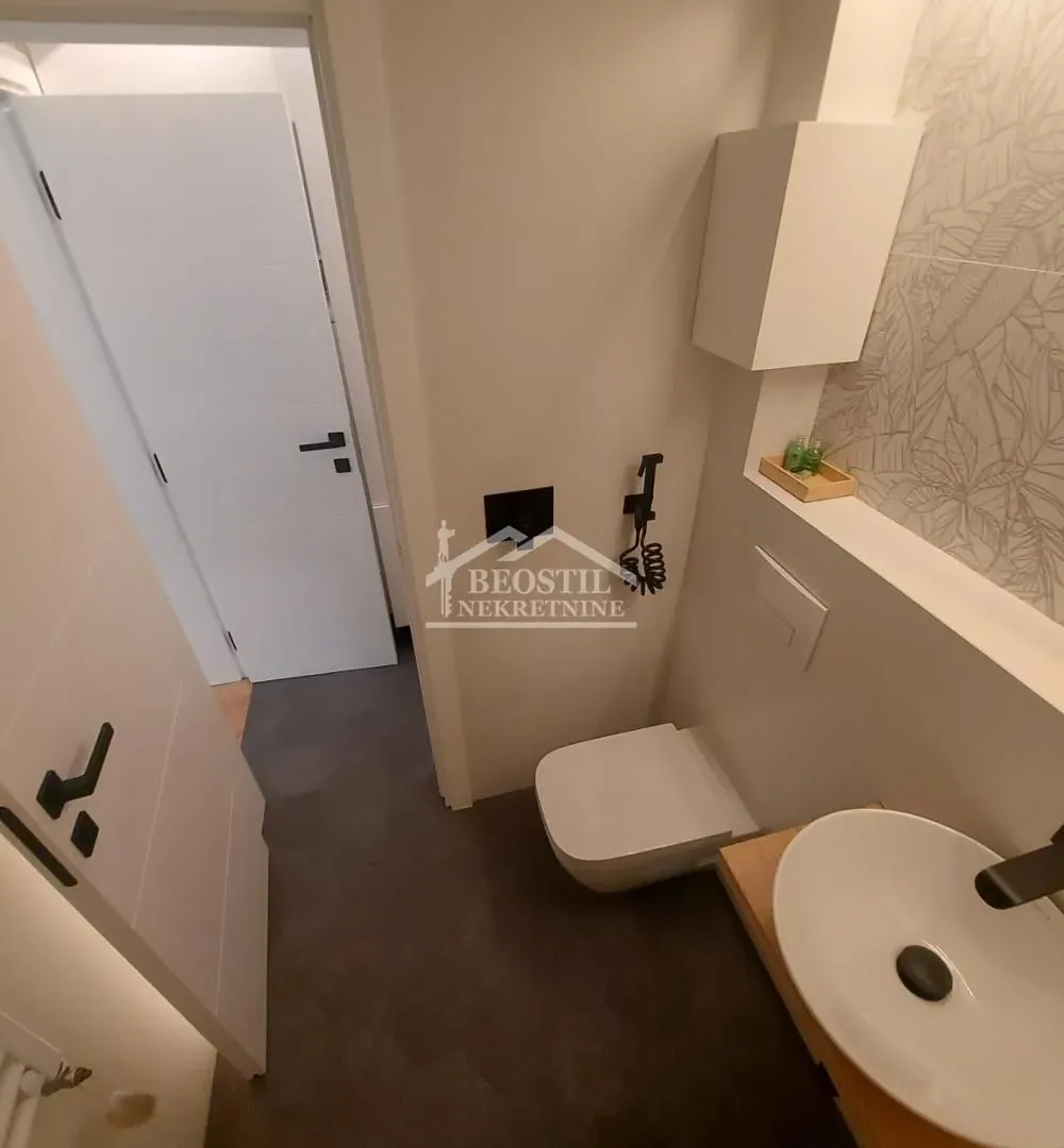 Sale, three bedroom apartment, 74m², Višnjička Banja, Palilula Sve Podlokacije