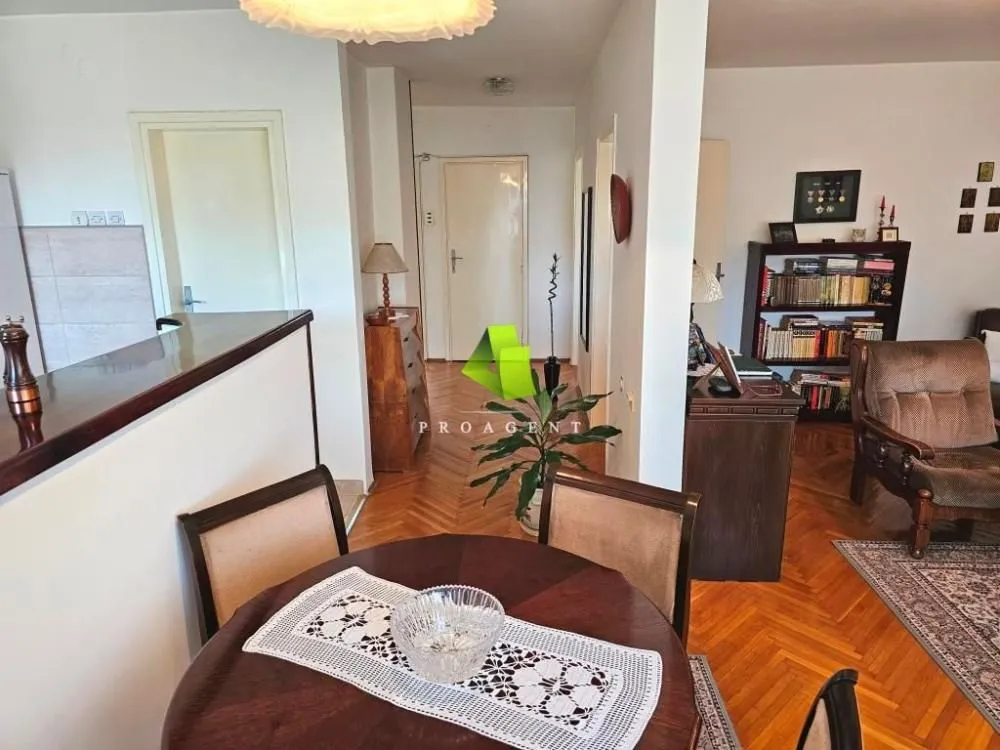 Prodaja, trosoban stan, 75m², Medijana, Niš