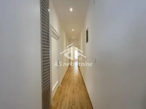 Izdavanje, četvorosoban stan, 160m², Stari Grad, Beograd - image 9