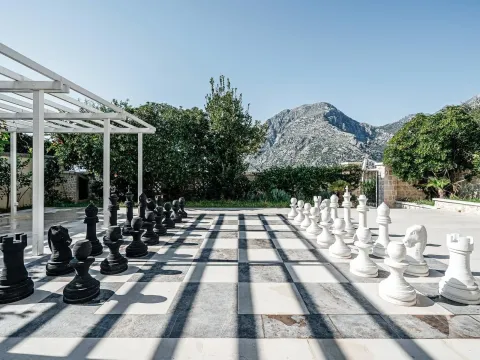 Izdavanje, kuća, 491m², Ljuta, Kotor - image 25