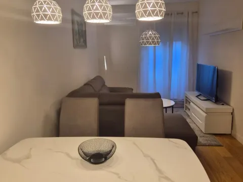 Rent, apartment, 45m², Central Point, Podgorica - image 3