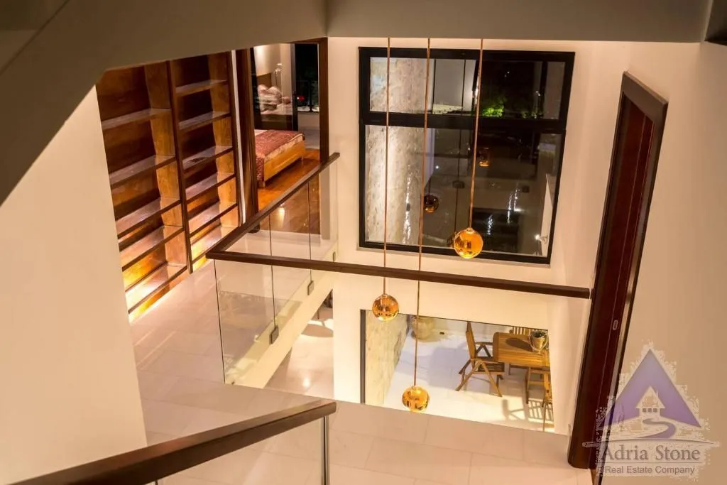 Prodaja, kuća, 420m², Đenovići, Herceg Novi