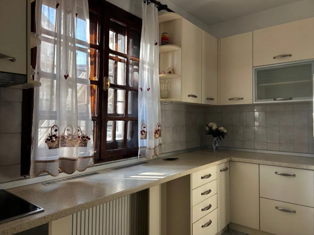 Izdavanje, kuća, 300m², Dedinje Beli Dvor, Dedinje Sve Podlokacije