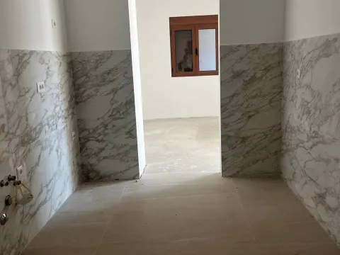 Prodaja, četvorosoban stan, 155m², Gorica C, Podgorica - image 2