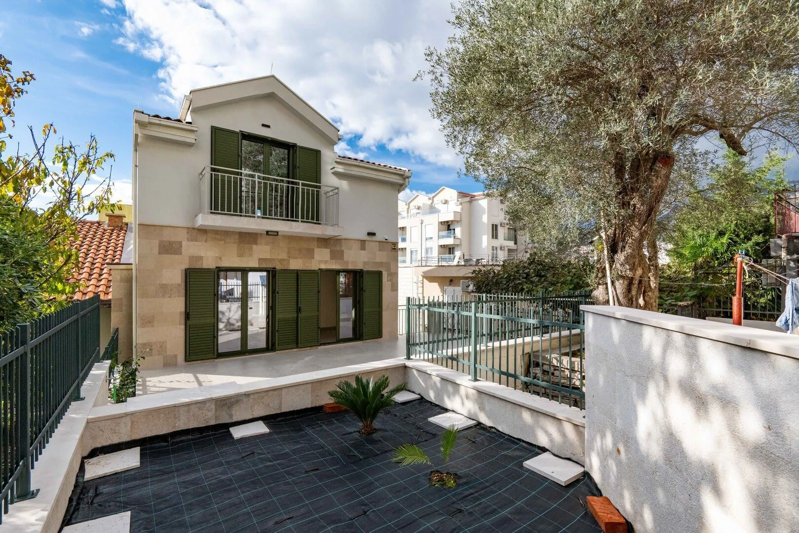 Prodaja, kuća, 204m², Podkošljun, Budva