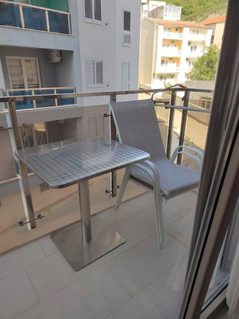 Rent, studio apartment, 27m², Bečići, Budva