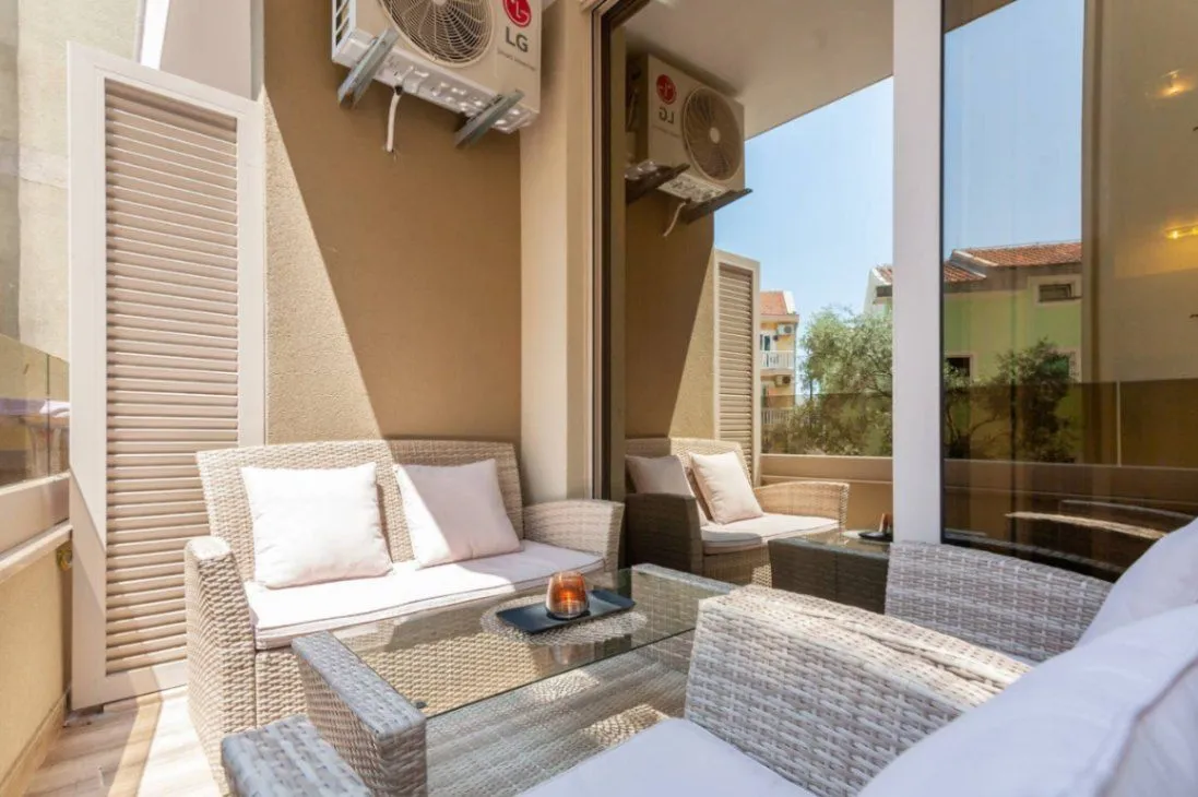 Rent, one bedroom apartment, 52m², Rafailovići, Budva