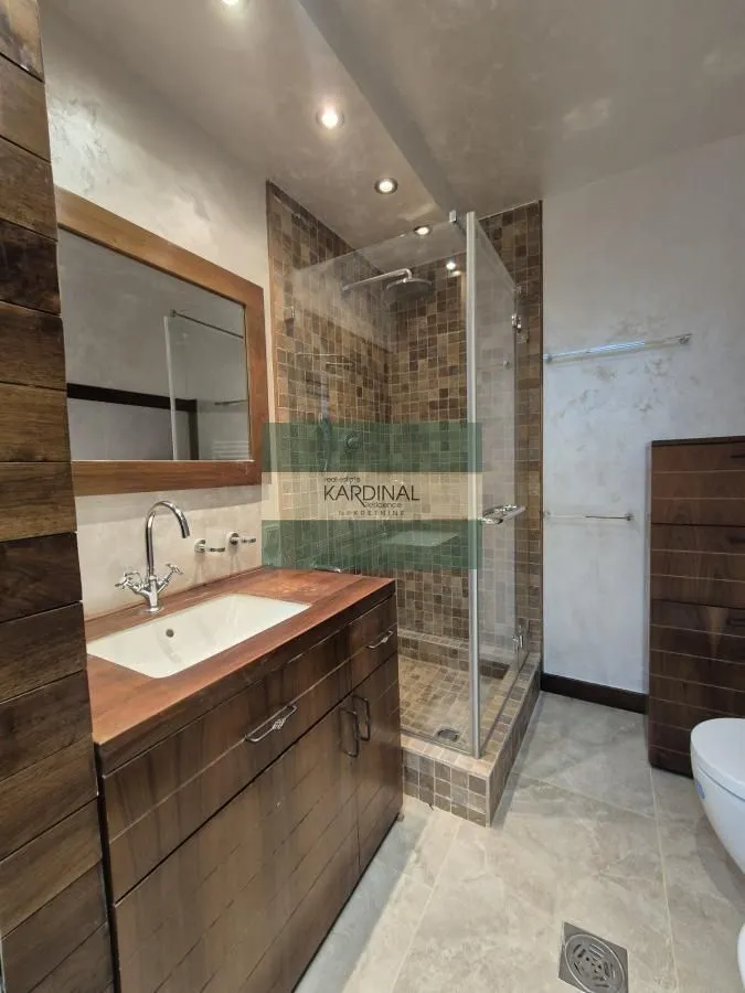 Prodaja, trosoban stan, 95m², Vašarište, Jagodina