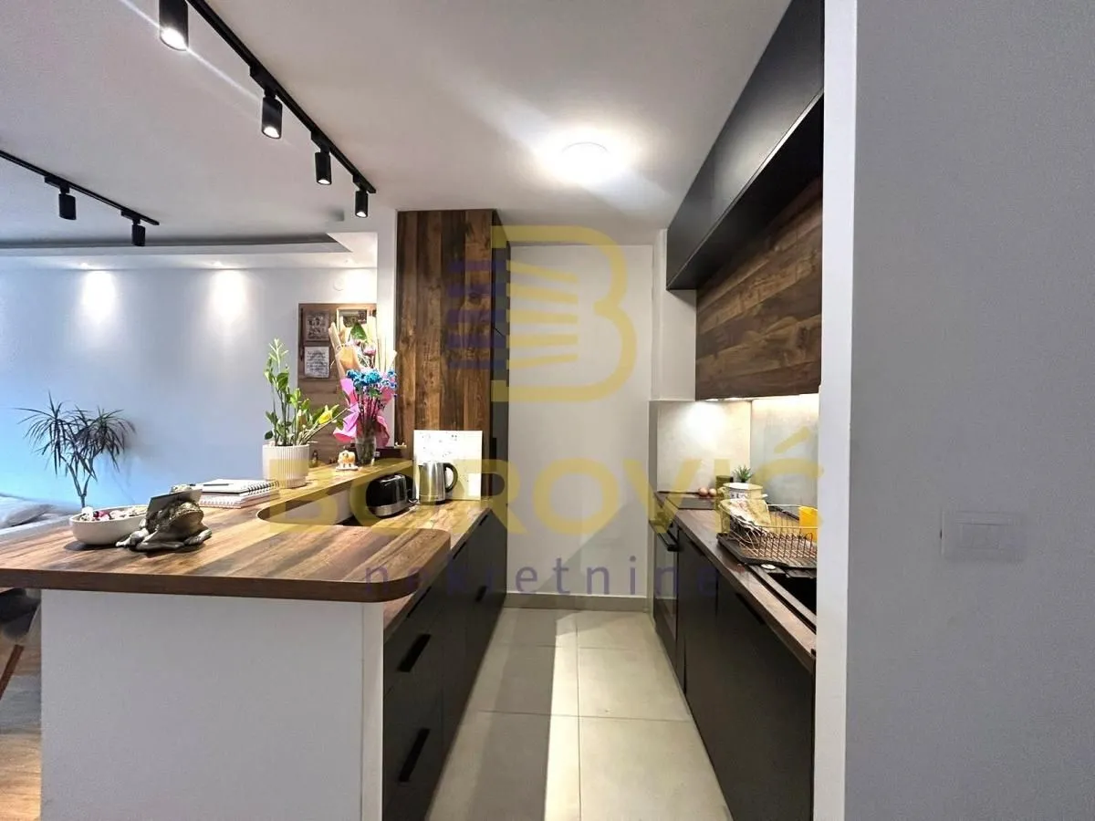 Prodaja, trosoban stan, 70m², Zemun Sve Podlokacije, Beograd