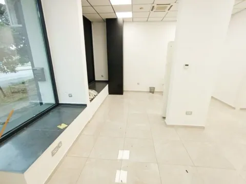 Rent, office space, 220m², Gintaš, Podgorica