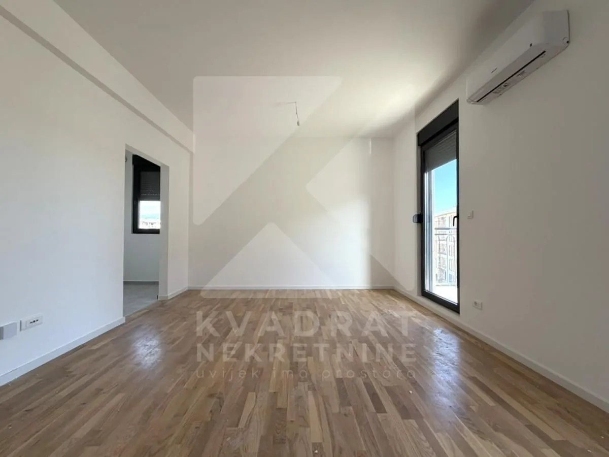 Izdavanje, dvosoban stan, 64m², Tološi, Podgorica