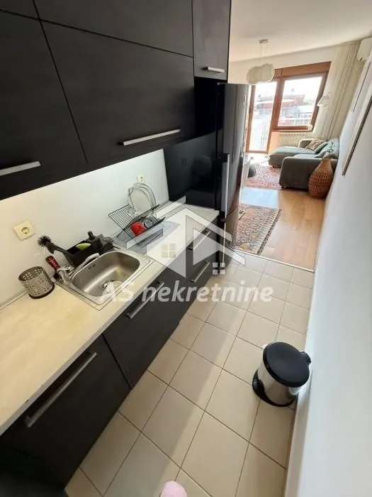 Izdavanje, trosoban stan, 73m², Vračar Sve Podlokacije, Beograd