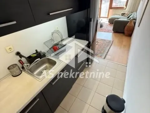 Izdavanje, trosoban stan, 73m², Vračar Sve Podlokacije, Beograd - image 13