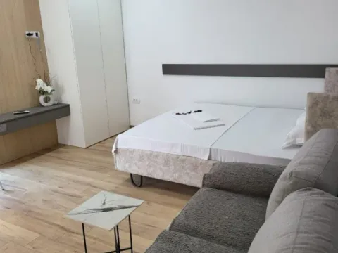 Rent, studio apartment, 30m², Gradiošnica, Tivat - image 11
