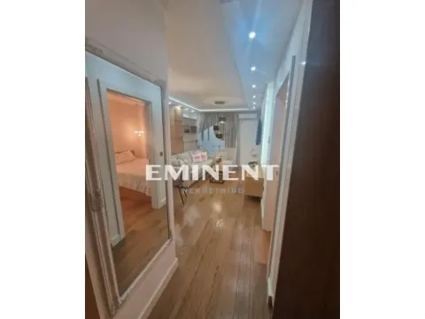 Rent, two bedroom apartment, 42m², Južni Bulevar, Vračar Sve Podlokacije - image 3