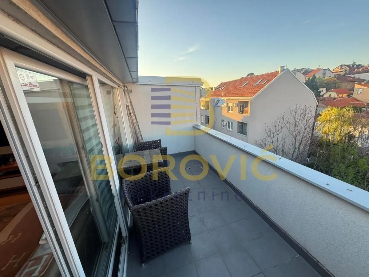 Prodaja, trosoban stan, 83m², Vračar Sve Podlokacije, Beograd