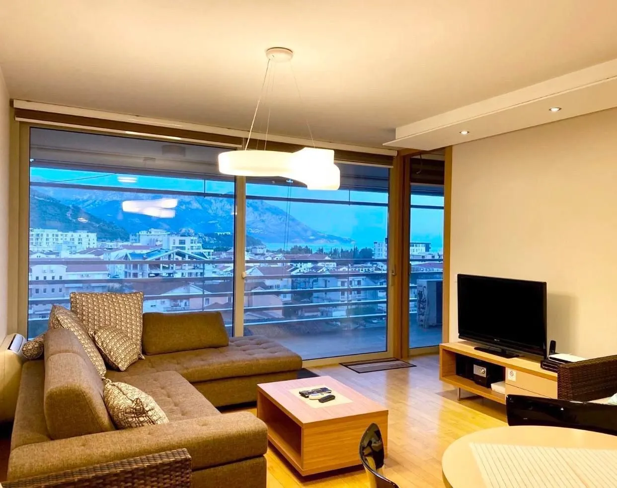 Rent, two bedroom apartment, 92m², Centar, Budva