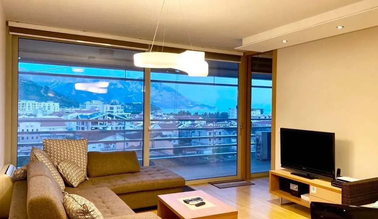 Rent, two bedroom apartment, 92m², Centar, Budva