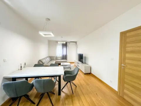 Izdavanje, dvosoban stan, 72m², City Kvart, Podgorica - image 2