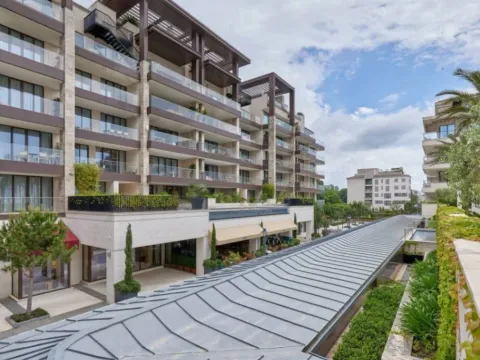 Sale, three bedroom apartment, 193m², Porto Montenegro, Tivat - image 2