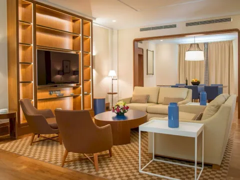 Sale, three bedroom apartment, 190m², Tivat, Crna Gora - image 2