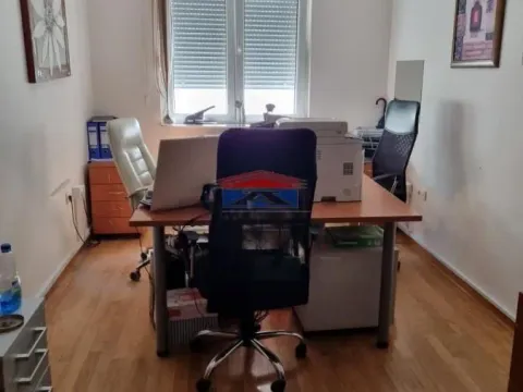 Izdavanje, poslovni prostor, 123m², Bulevar Evrope, Novi Sad Sve Podlokacije - image 6