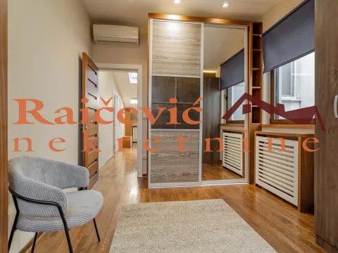 Rent, three bedroom apartment, 120m², Kalenić Pijaca, Vračar Sve Podlokacije - image 18