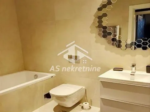 Izdavanje, trosoban stan, 80m², Savski Venac, Beograd - image 29