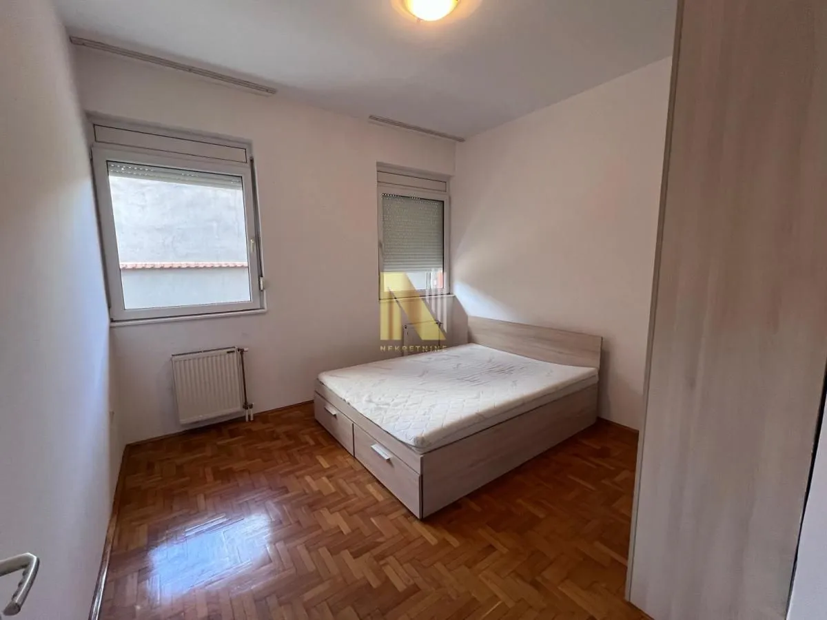 Prodaja, trosoban stan, 68m², Centar, Novi Sad