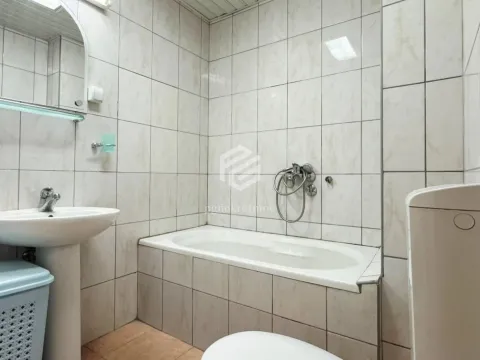 Izdavanje, dvosoban stan, 61m², Blok 9, Podgorica - image 11