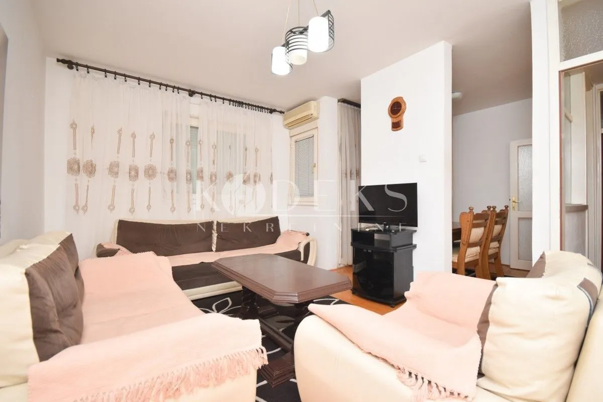 Izdavanje, dvosoban stan, 75m², Stari Aerodrom, Podgorica