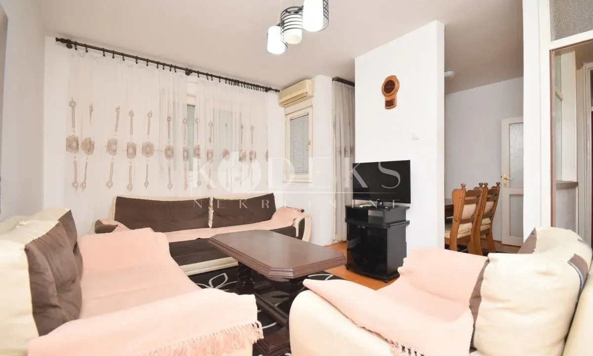 Izdavanje, dvosoban stan, 75m², Stari Aerodrom, Podgorica