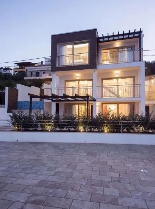 Sale, house, 350m², Krašići, Tivat