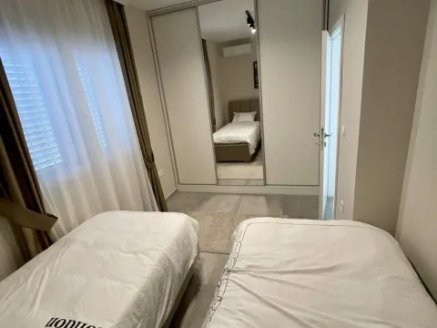 Rent, two bedroom apartment, 74m², Sutvara, Kotor - image 15