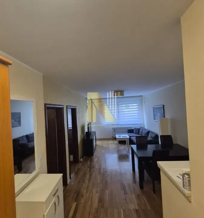 Izdavanje, jednosoban stan, 45m², Centar, Novi Sad