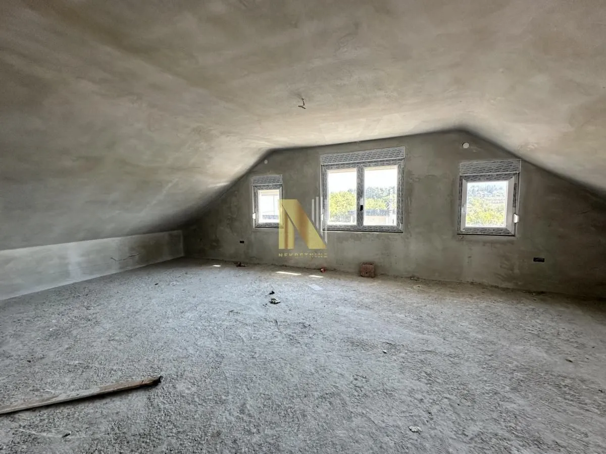 Prodaja, kuća, 321m², Sremska Kamenica, Petrovaradin